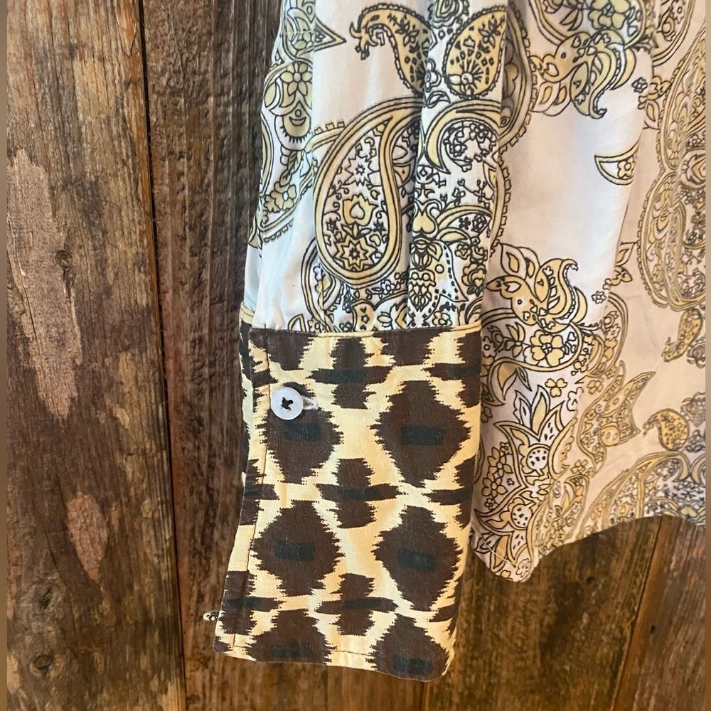 Tizzie Sz S Beige Brown Paisley Animal Print Flip Cuff Button Down Collar Shirt - Picture 7 of 7